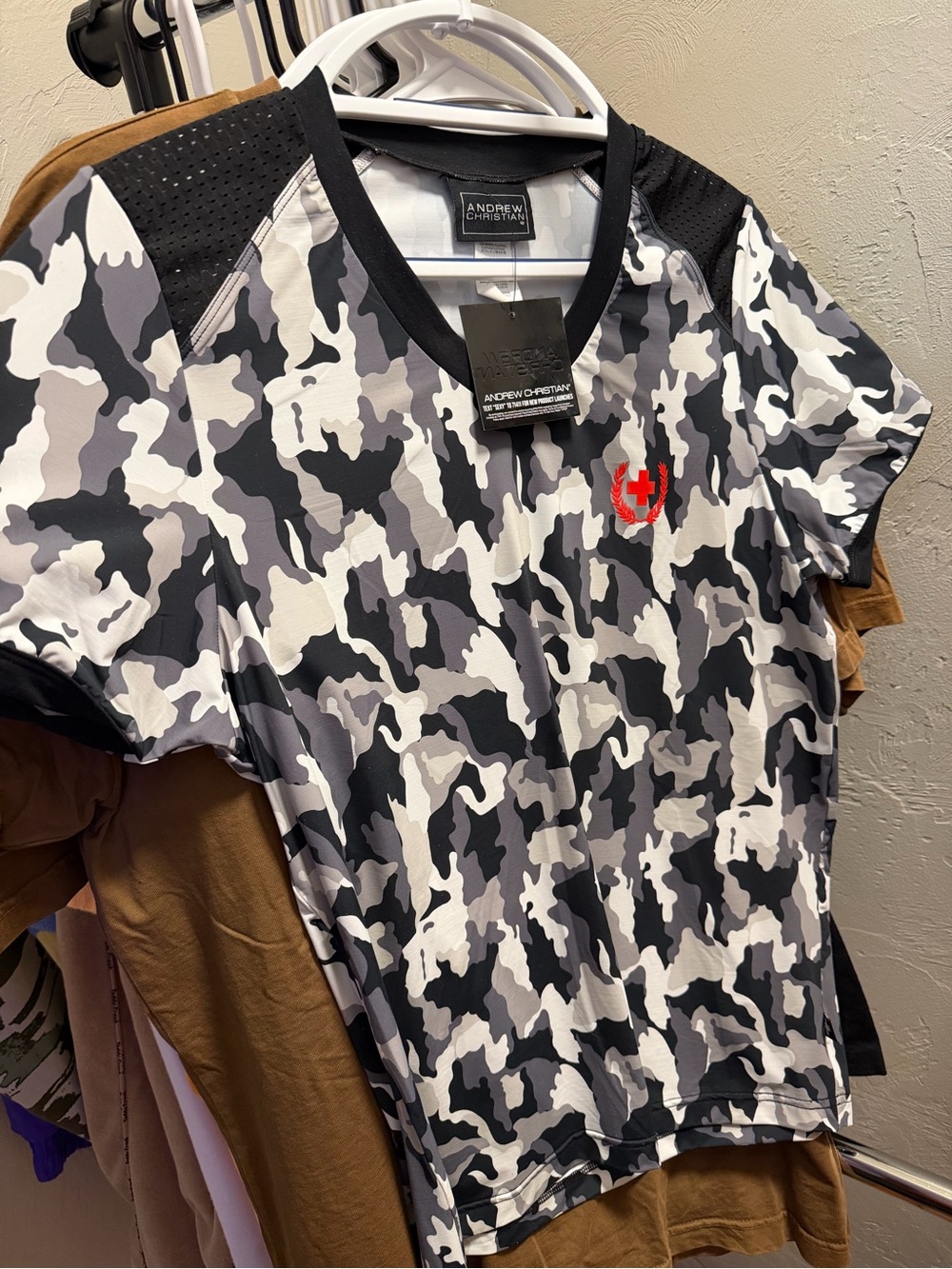 Andrew Christian Gray Camo Tee in size L - Picture 2 of 6